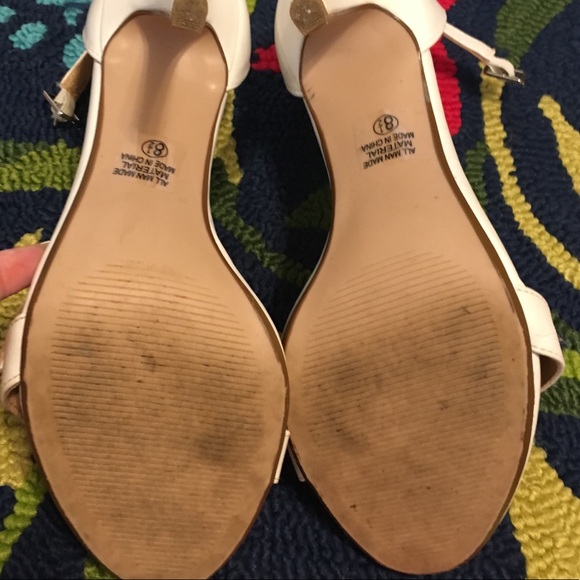 ❌SOLD❌ Simple White Heels - Picture 5 of 7